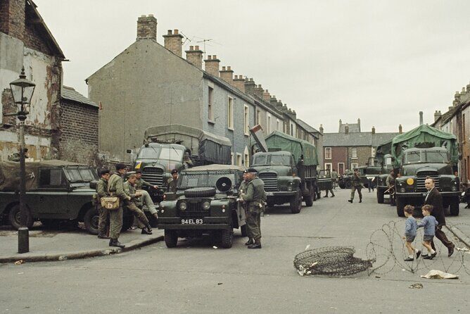 2 hours Belfast Original Drivers The Troubles Black Taxi Tour - Bobby Sands on the Falls Road: murals tied to hunger strike history