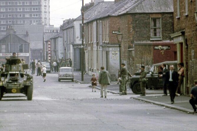 2 hours Belfast Original Drivers The Troubles Black Taxi Tour - How to get the most from your stops (and your questions)