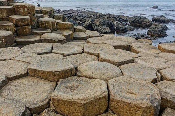 2Day Private Tour Northern Ireland Top Sights Giant's Causeway Belfast Adventure - Who should book this private Northern Ireland adventure