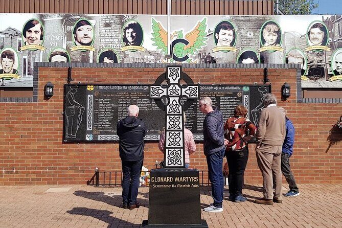 Belfast black taxi tours - Why Private Black Cab Touring Beats Big-Bus Sightseeing