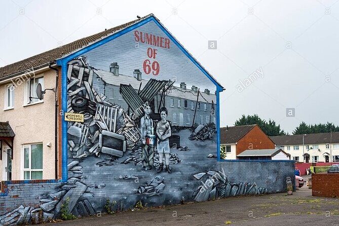 Belfast Political & Murals Tour - Shankill Road: Loyalist Murals and Daily Life on One Side