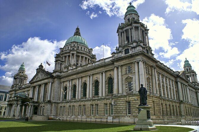 Belfast Troubles Tour: Walls and Bridges - Key highlights to plan around