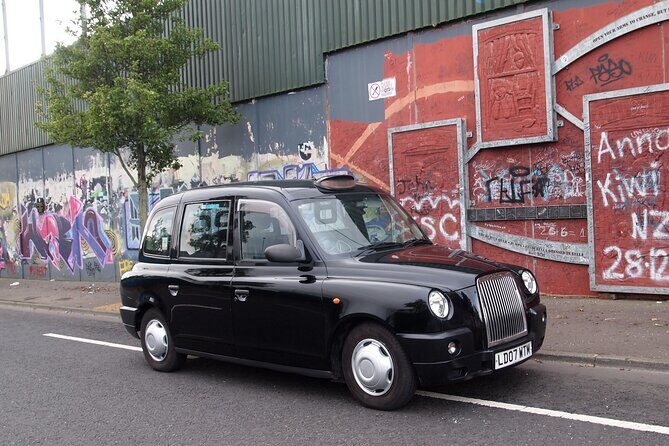 Black Taxi Mural "Tour Like A Local" - Should You Book This Belfast Like a Local Taxi Tour?