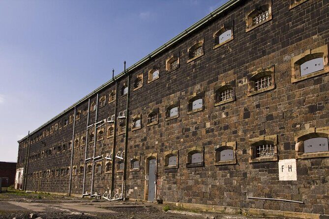 Black Taxi Tour and Crumlin Road Gaol tour Combo - Key things that make this combo work