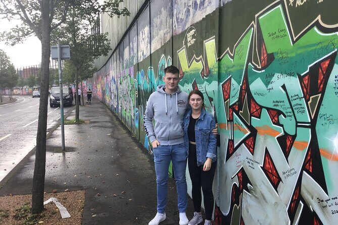 Black Taxi Tour and Crumlin Road Gaol tour Combo - Guides and the art of staying balanced on a hard topic