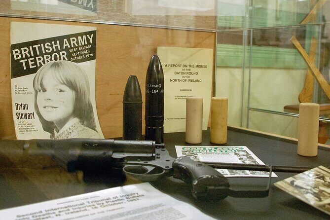 Express Terror and Peace 90 min Private Belfast Cab /Taxi Tour - Crumlin Road Gaol: the Trouble story in brick and a former gallows