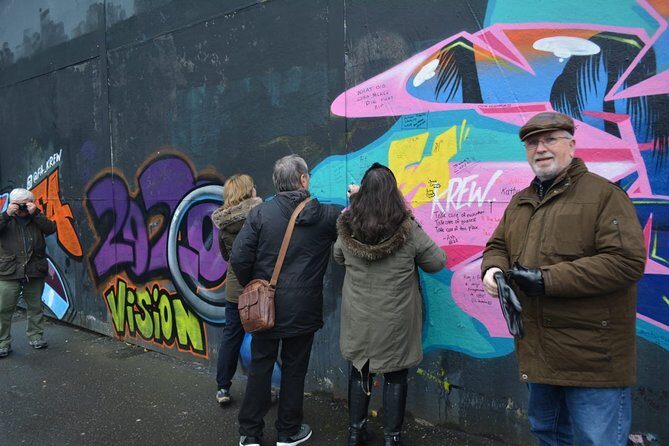 Falls road Murals Walking Tour with former prisoners - Weather matters more than you think