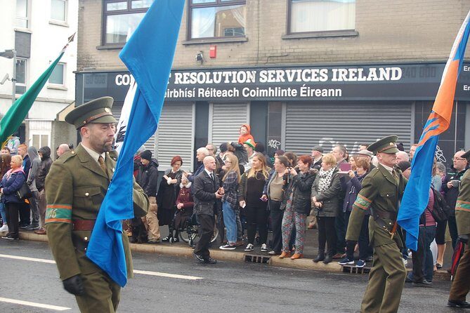Famous Private Belfast Troubles Taxi Tour Original Drivers 2hr - Stop 2: The Peace Wall Stretch and the Signature Moment (30 Minutes)