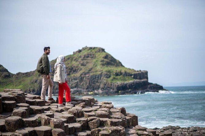 From Belfast-Giants Causeway, Dunluce Castle and Dark Hedges tour - How the Belfast coach day actually feels (9:15am start to City Hall)