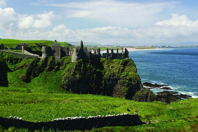 From Belfast-Giants Causeway, Dunluce Castle and Dark Hedges tour - What to bring and how to avoid the usual frustrations