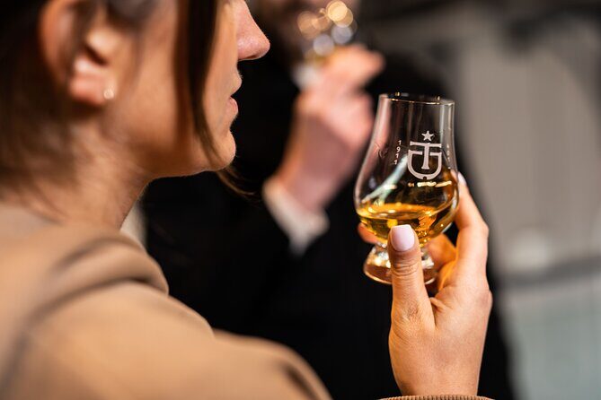 Giant's Causeway and Whisky Distillery tasting tour from Belfast - Price and Value: Why $74.67 Can Be a Good Deal