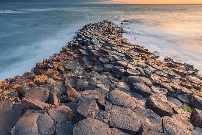 Giants causeway -Game of thrones 7 hours adventure private tour - Why this Belfast GOT coast tour feels different