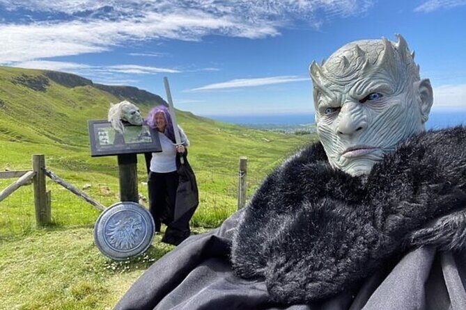 Giants causeway -Game of thrones 7 hours adventure private tour - Bushmills Distillery and the Magheracross viewpoint pause
