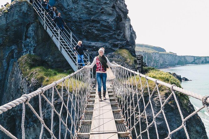 Giants Causeway Tour from Belfast + FREE Belfast Mural Tour - Getting to and enjoying Giant’s Causeway (and skipping the wrong expense)