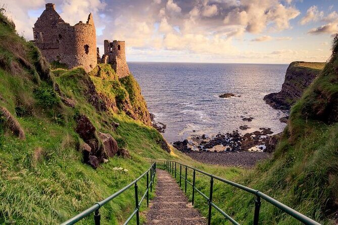 Giants Causeway Tour from Belfast + FREE Belfast Mural Tour - Belfast murals and peace walls: a short city stop with real meaning
