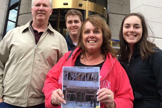 History of Belfast conflict and terror 1 hour black taxi tour - How the 1-hour timing works (and why every stop is brief)
