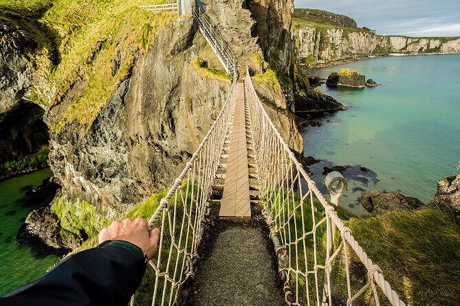 Luxury Giants Causeway Tour in Mercedes + FREE Belfast Mural Tour - Dunluce Castle Ruins: Photo Stop With Real Atmosphere