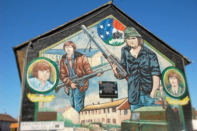 Original Private Belfast Troubles and Peace Cab/Taxi Tour 2 Hours - Peace walls: writing a name on the barrier